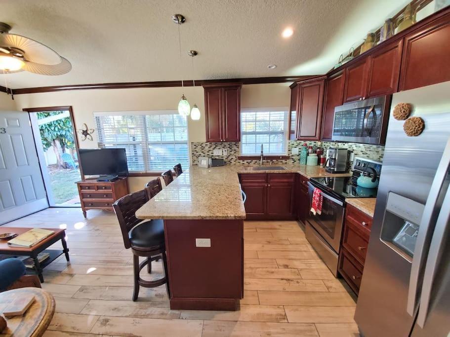 Hawaiian Cottage - Heated Pool Walk To The Beach Cocoa Beach Exterior foto